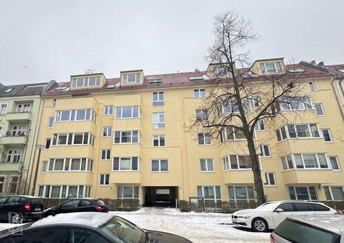 Aussenansicht - Bezugsfrei & optimal geschnitten - 2-Zimmer-Wohnung mit Aufzug in Berlin-Adlershof