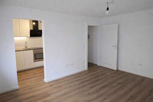 Bild 1 - Helle 2-Zimmer-Wohnung mit großem Balkon, Küche, Privatparkplatz