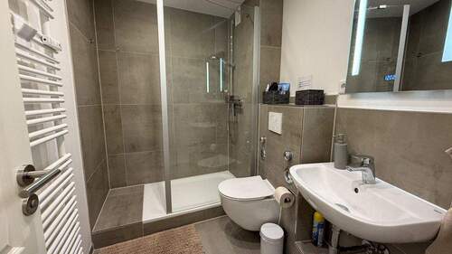 Innenliegendes Duschbad - 