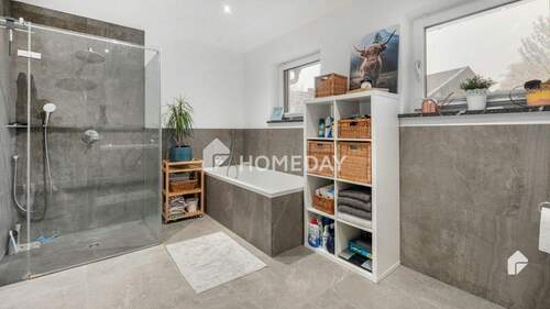 1. OG Badezimmer 1 - 