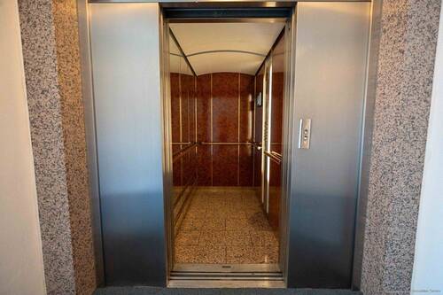 Aufzug - Etagenwohnung mit 162,00 m&sup2; in Königswinter zum Kaufen