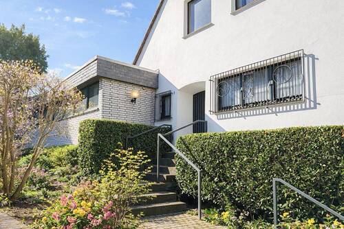 Gepflegter Eingangsbereich - 1 Zimmer Einfamilienhaus in Erkrath