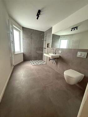 modernisiertes Duschbad - 