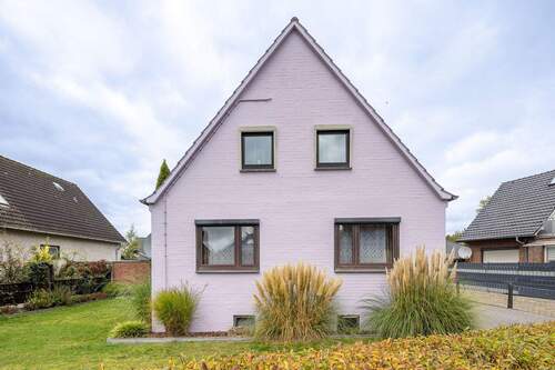 Straßenansicht - 7 Zimmer Einfamilienhaus zum Kaufen in Syke