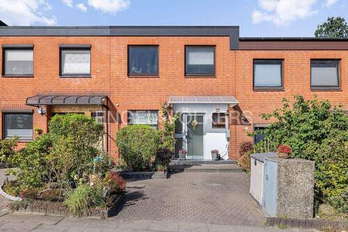 Hauseingang - Reihenmittelhaus mit 94,00 m&sup2; in Henstedt-Ulzburg zum Kaufen