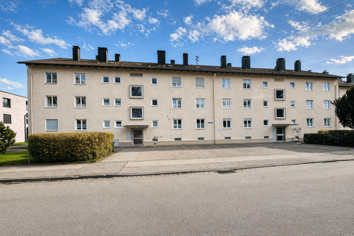 Außenansicht - 83 m² Wohnfläche auf Erbpachtgrundstück - 4-Zimmer-Wohnung mit eigener Garage