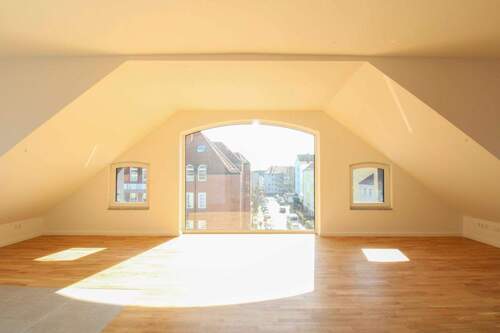 Wohnzimmer - 1 Zimmer Etagenwohnung zum Kaufen in Hannover