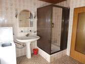 Bad WC im OG mit Dusche und Ba - 