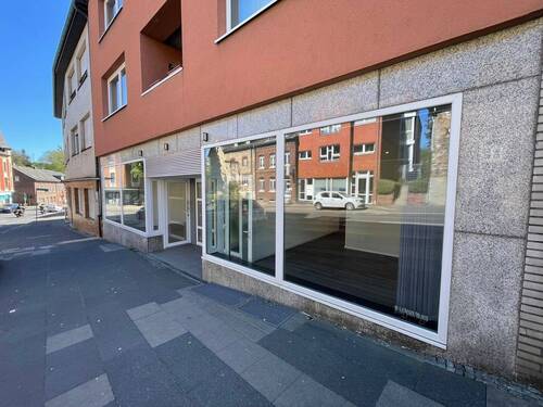 Außenansicht - Repräsentative Praxis- & Gewerbefläche mit großer Schaufensterfront in Aachen-Eilendorf