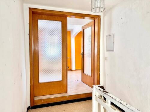 Freie Wohnung 1. OG - 
