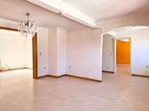 Freie Wohnung 1. OG - 