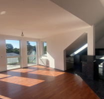 Helle Dachgeschosswohnung inkl. Einbauküche und Terrasse - Berlin Mahlsdorf