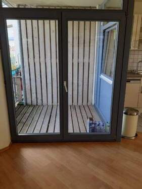 Blick zum Balkon - Charmante, lichtdurchflutete 2-Zimmer-Wohnung mit überdachtem Balkon in Hoengen!