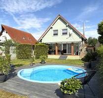 Leben in Bestlage: Modernisiertes Haus mit Pool, Traumgarten & nur wenige Schritte zum Goitzschesee - Muldestausee/ Mühlbeck