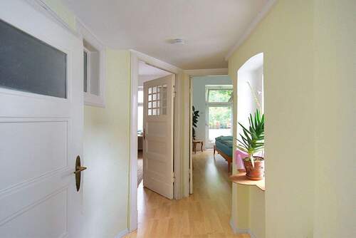 Hinterer Flur mit Schlafzimmern und Bad - 