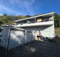 RESERVIERT… Zweifamilienhaus mit Balkonen, großer Gewerbeeinheit, Garten, 3 Garagen und Stellplätzen im Mischgebiet von Werdohl…