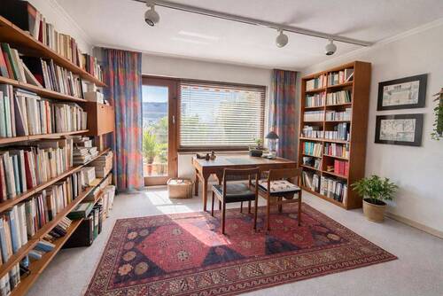 Zweites helles Zimmer mit Zugang zum Balkon - 