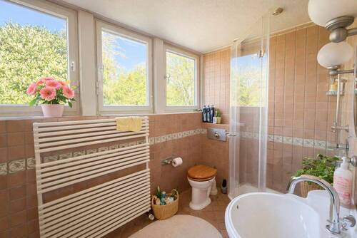 Badezimmer im Haupthaus 1. Obergeschoss - 