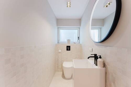 WC - 