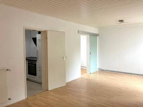 Ansicht von der Straße - Singles aufgepasst - 1,5 Zimmer-Wohnung im Komponistenviertel