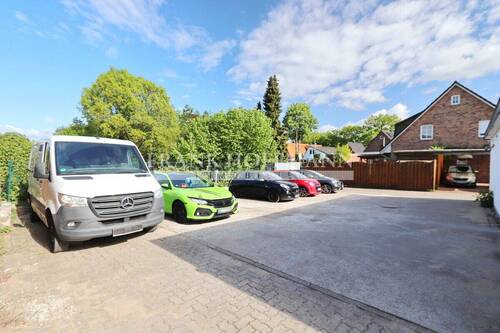 V10912 Parkplatz hinten - 