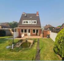 Renovierungsbedürftiges Ein- bis Zweifamilienhaus mit Baugrundstück in Rommerskirchen-Butzheim