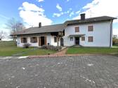 Ansicht Wohnhäuser - 9 Zimmer Bauernhaus, Landhaus zum Kaufen in Gerzen
