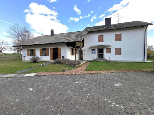 Ansicht Wohnhäuser - 9 Zimmer Bauernhaus, Landhaus zum Kaufen in Gerzen