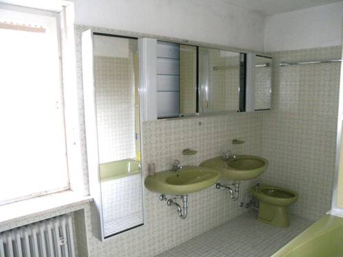 Badezimmer-1 EG-Altbau - 