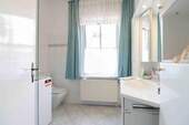 Badezimmer mit Dusche EG - 