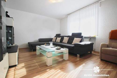 Wohnzimmer - 3 Zimmer Etagenwohnung zum Kaufen in Stockstadt am Main