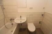 Beispiel Bad mit Wanne - 3 Zimmer Etagenwohnung in Freiberg