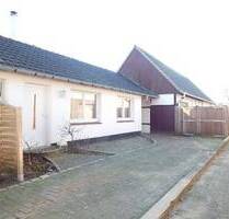 ***BÜSCHER IMMOBILIEN*** Ebenerdige, kleine Wohnung mit großer ScheuneAbstellgebäude und großem Grundstücksanteil im Buterland - Gronau