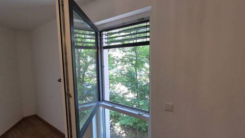 3-Fach Fenster mit Raffstores - 