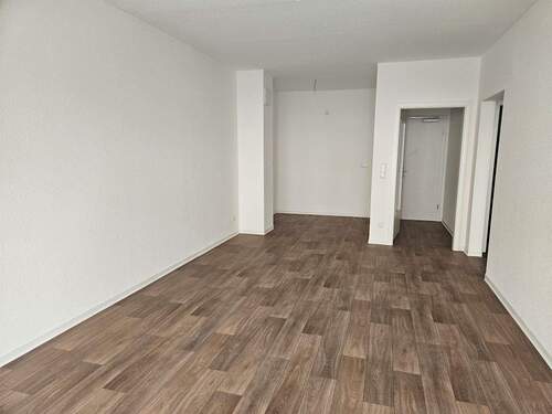 Wohnzimmer / Küche - Frisch sanierte 2-Raum-Wohnung Erstbezug -- großer Balkon