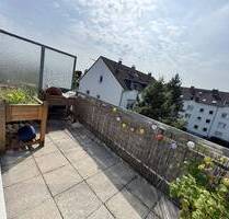 Helle 2 Zimmer Dachgeschosswohnung mit Balkon und Tiefgaragenplatz - Bonn Beuel