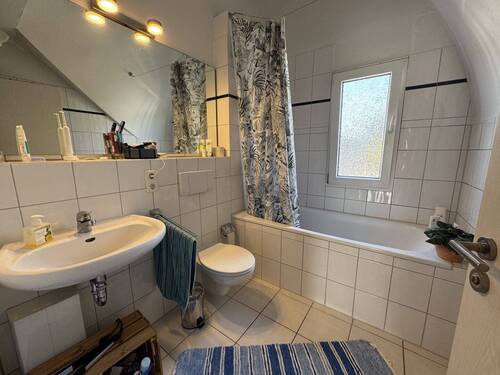 Badezimmer - Etagenwohnung mit 58,50 m² in Bonn zum Kaufen