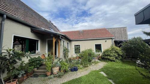 Hauseingang - 4 Zimmer Doppelhaushälfte zum Kaufen in Elstra