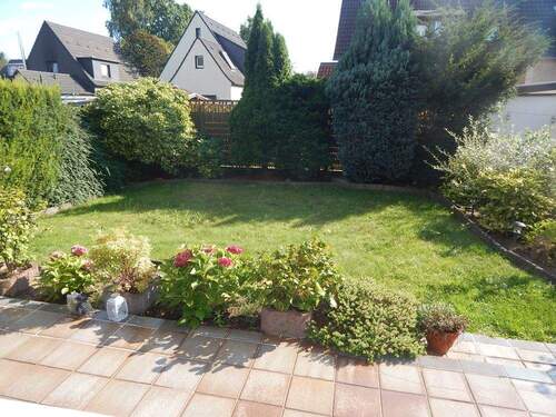 Garten - 6 Zimmer Reihenendhaus in Langenfeld