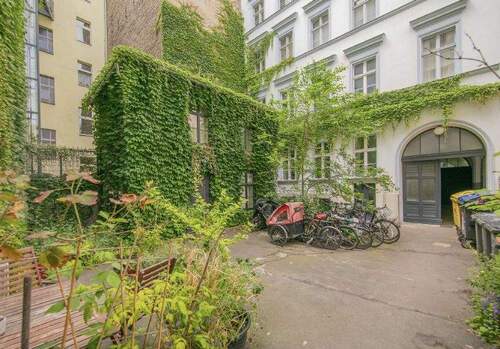 Erster Innenhof - Büro zum Kaufen in Berlin