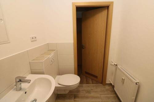 Beispiel Bad - 4 Zimmer Etagenwohnung in Freiberg