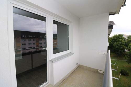 Beipiel Balkon - Etagenwohnung mit 67,90 m&sup2; in Freiberg zur Miete