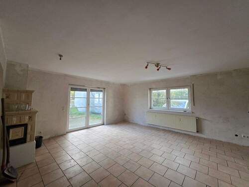 Wohnzimmer - 4 Zimmer Mehrfamilienhaus, Wohnhaus zum Kaufen in Velbert