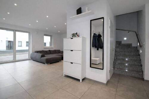 Eingangsbereich - 6 Zimmer Doppelhaushälfte in Sinzig