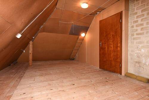 ausbaufähiger Dachboden - 