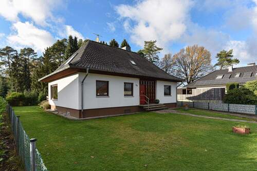 sonnenbeschenktes Grundstück mit Vorgarten - 4 Zimmer Bungalow zum Kaufen in Munster