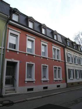 Strassenansicht - Charmante 4.5 Zimmer Citywohnung