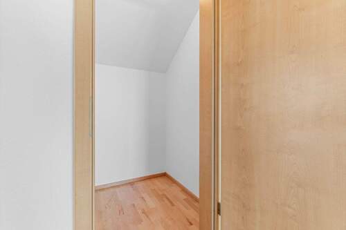 Abstellraum mit Waschmaschinenanschluss - 