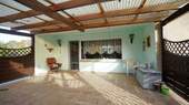 große überdachte Terrasse - 