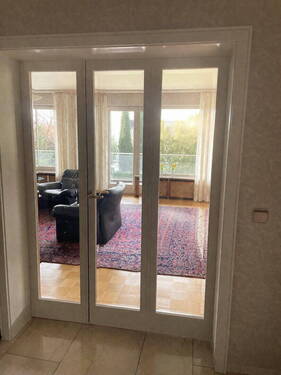 Blick v. Flur ins Wohnzimmer - 